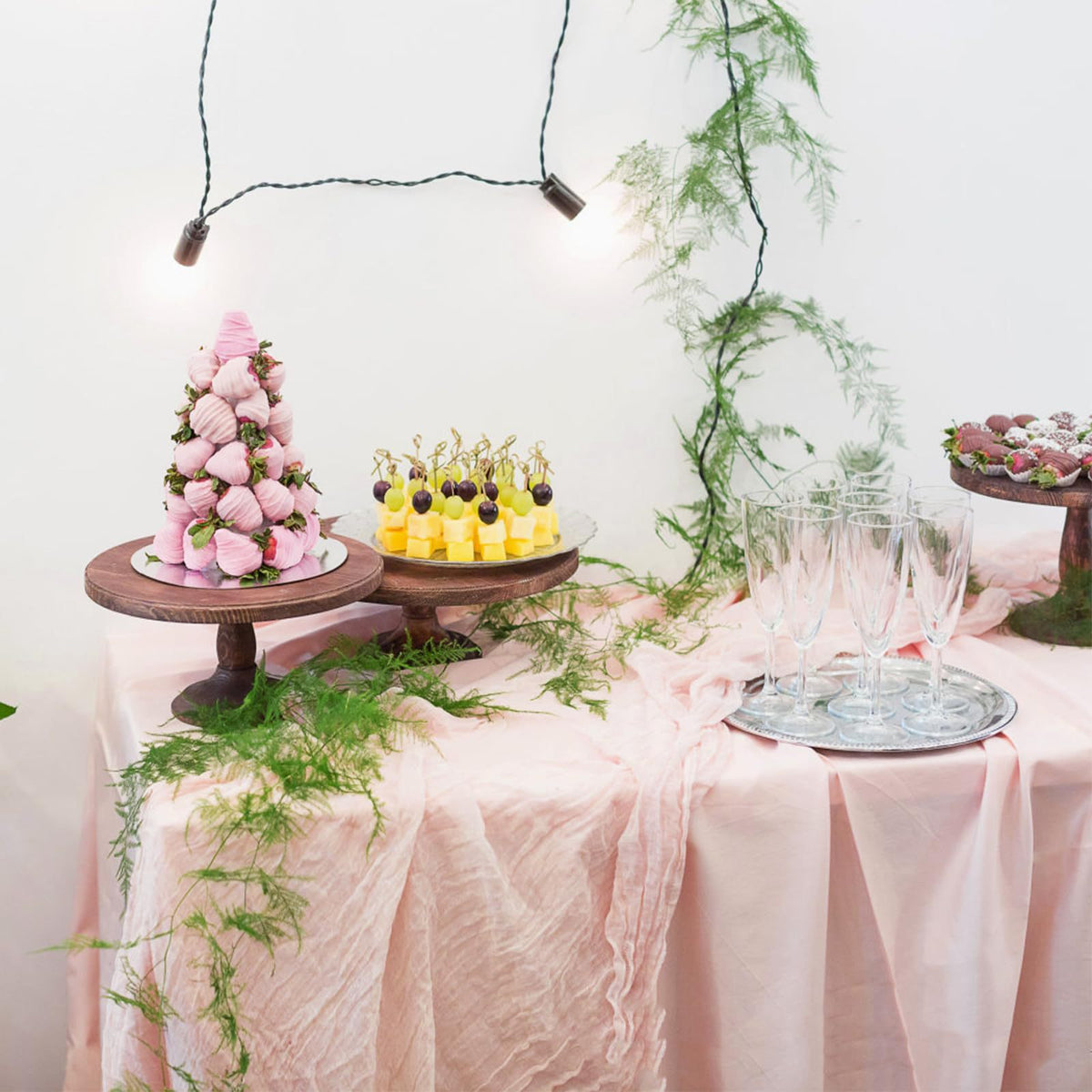 Light Luxury Wedding Table Runner